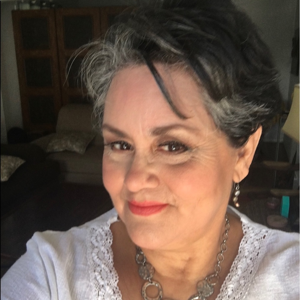 Meet your Posher, Angie
